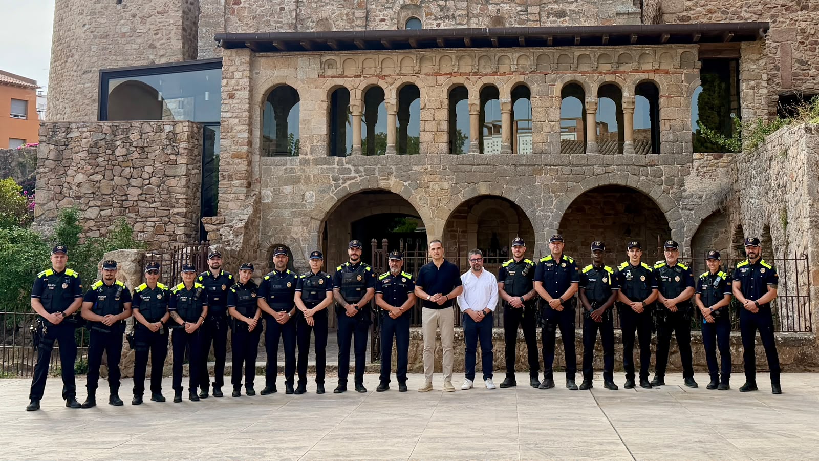 La Policia Local de Sant Feliu incorpora 14 nous agents i caporals aquest estiu